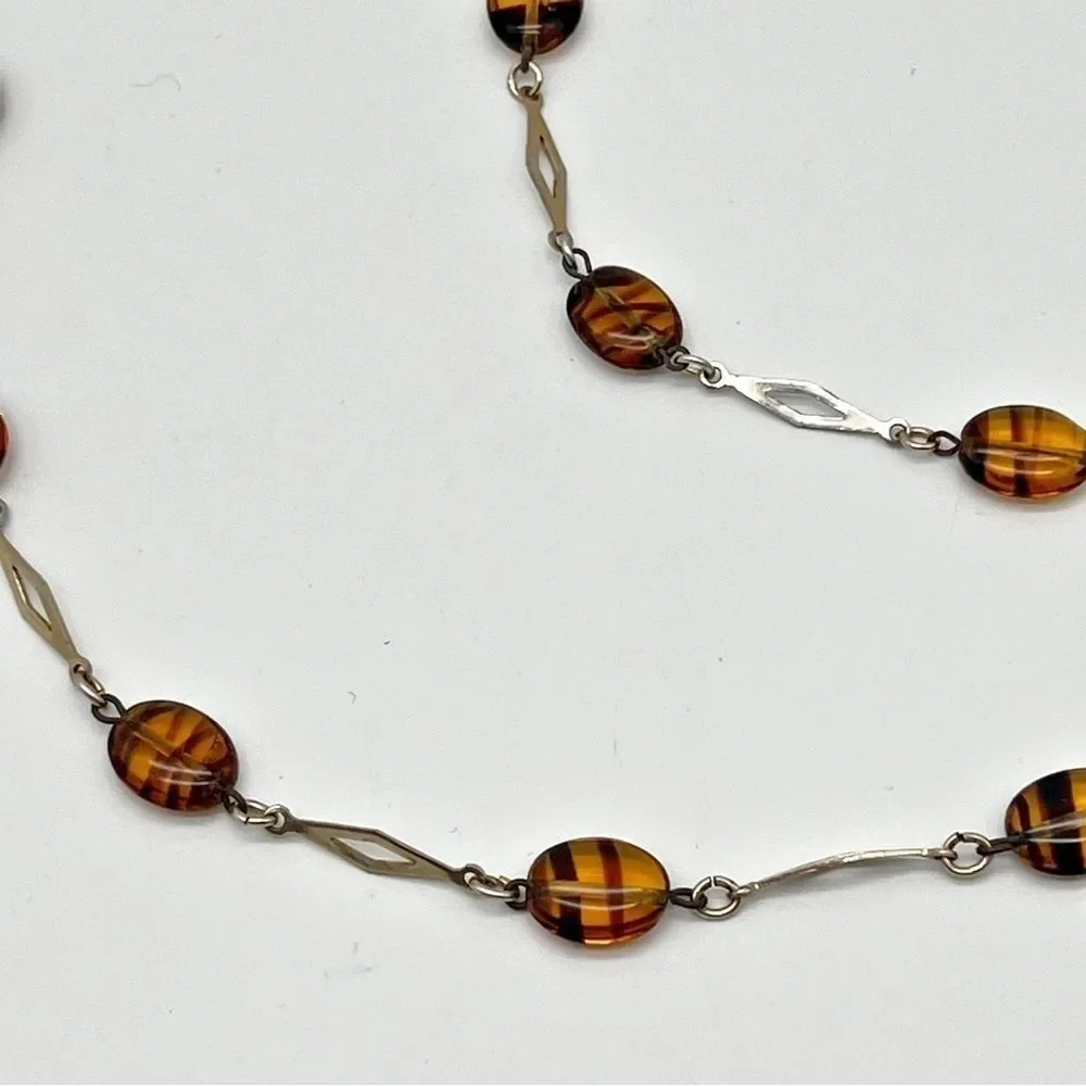 Gold Tone Diamond Shape Chain Amber Glass Striped Round Flat Bead Necklace 28”